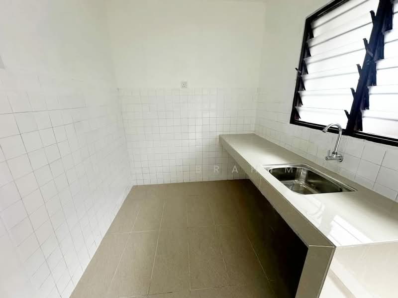 Rumah Flat untuk Disewa di Seksyen 1 Bandar Baru Bangi - Rose Ibrahim - Kitchen - PropertyGuru.com.my