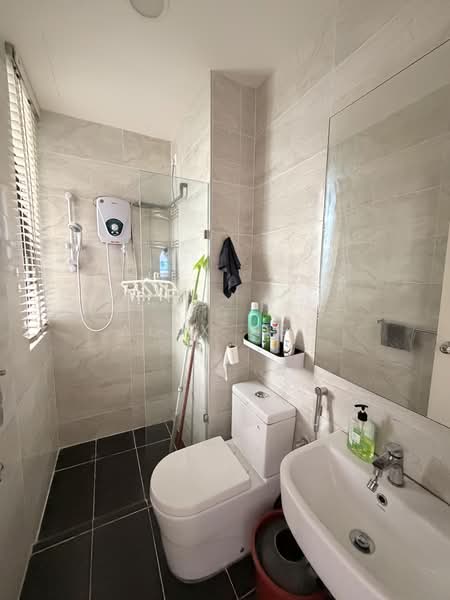 Kondominium untuk Disewa di SKS Pavillion Residences - Alex Neo - Common Bathroom - PropertyGuru.com.my
