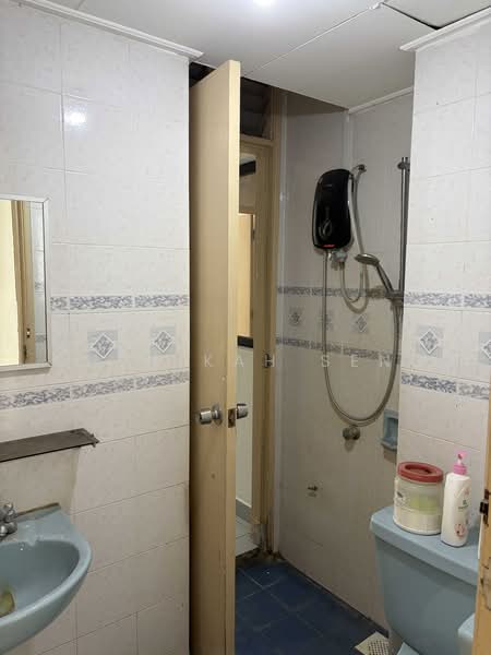 Kondominium untuk Dijual di Prima 16 (Prima Sixteen) - Chen Kah Seng - Bathroom - PropertyGuru.com.my