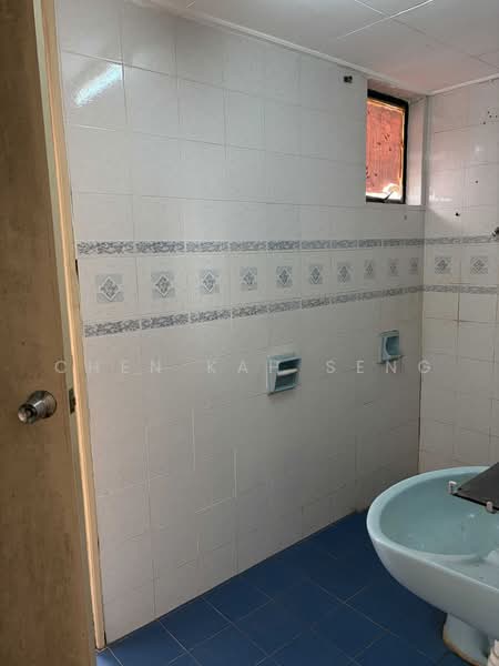 Kondominium untuk Dijual di Prima 16 (Prima Sixteen) - Chen Kah Seng - Bathroom - PropertyGuru.com.my