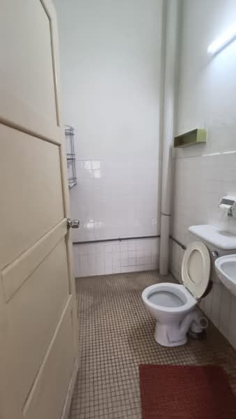 1-storey Terraced House for Sale in Taman Perling (Perling) - JH Yap - Bathroom - PropertyGuru.com.my