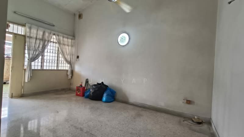 1-storey Terraced House for Sale in Taman Perling (Perling) - JH Yap - Living Room - PropertyGuru.com.my