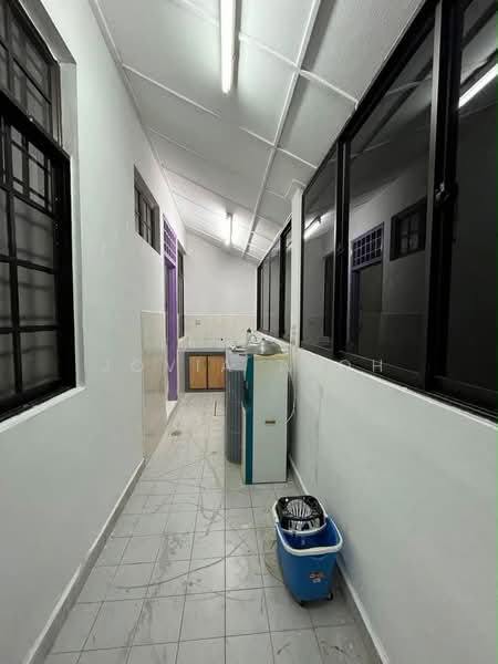 Rumah Teres 1.5 Tingkat untuk Disewa di Taman Perling (Perling) - Jovia Thoh - Corridor - PropertyGuru.com.my