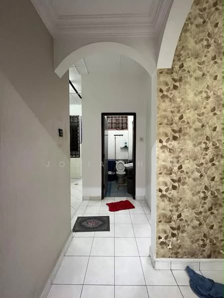 Rumah Teres 1.5 Tingkat untuk Disewa di Taman Perling (Perling) - Jovia Thoh - Corridor - PropertyGuru.com.my