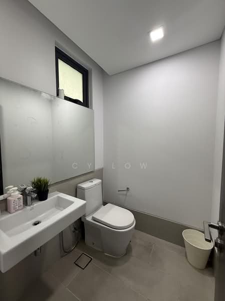 Link Bungalow for Sale in KL City Centre (Kuala Lumpur) - CY Low - Bathroom - PropertyGuru.com.my