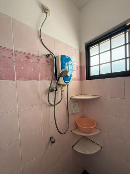Rumah Teres 2 Tingkat untuk Disewa di Bukit Indah (Iskandar Puteri (Nusajaya)) - Kent Yap - Bathroom - PropertyGuru.com.my