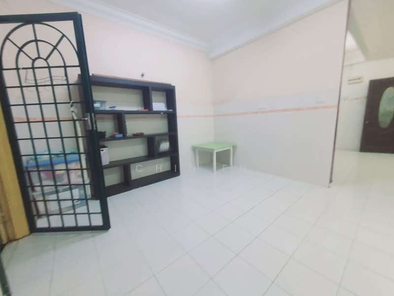 2-storey Terraced House for Sale in Taman Angkasa Nuri (Durian Tunggal) - CHIN FN - Interior - PropertyGuru.com.my