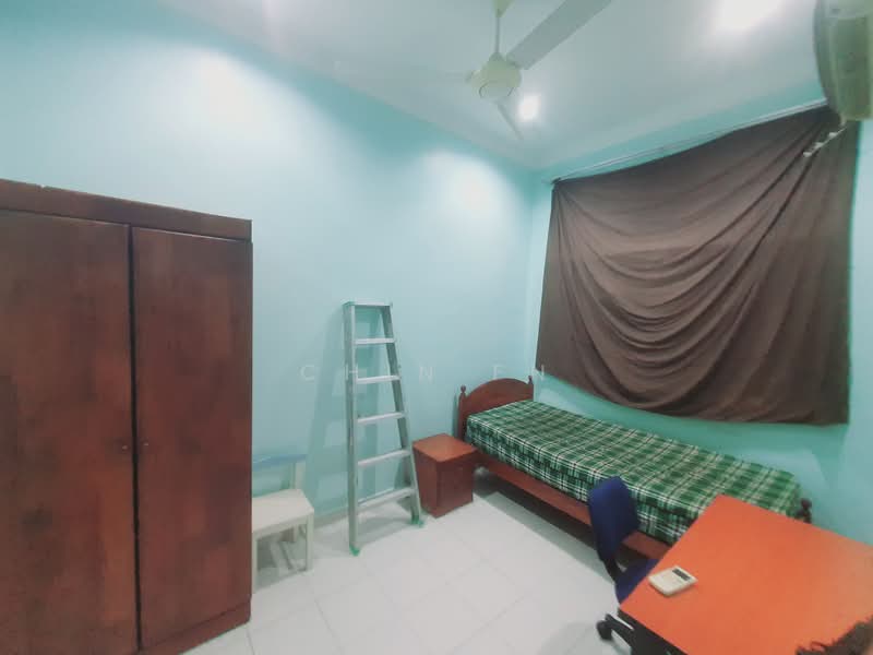 2-storey Terraced House for Sale in Taman Angkasa Nuri (Durian Tunggal) - CHIN FN - Bedroom - PropertyGuru.com.my