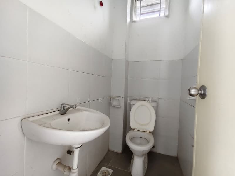 2-storey Terraced House for Sale in Setia Eco Gardens (Gelang Patah) - Karl Lim - Bathroom - PropertyGuru.com.my