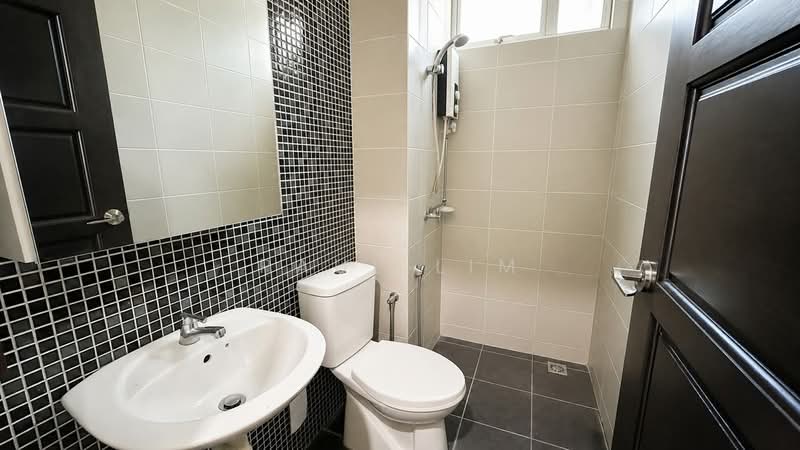 Rumah Banglo untuk Dijual di Batu Uban (Gelugor) - Paul Lim - Bathroom - PropertyGuru.com.my