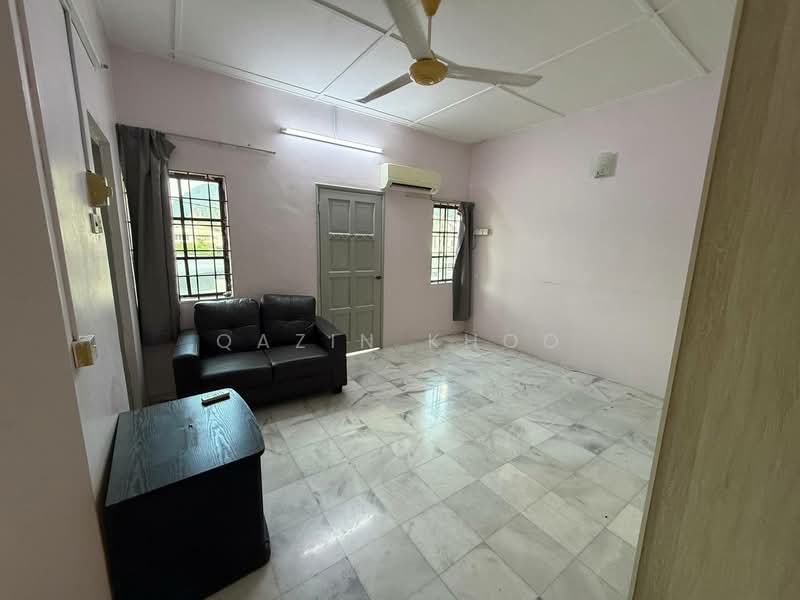 2-storey Terraced House for Sale in Taman Song Choon (Ipoh) - Qazin Khoo - Living Room - PropertyGuru.com.my
