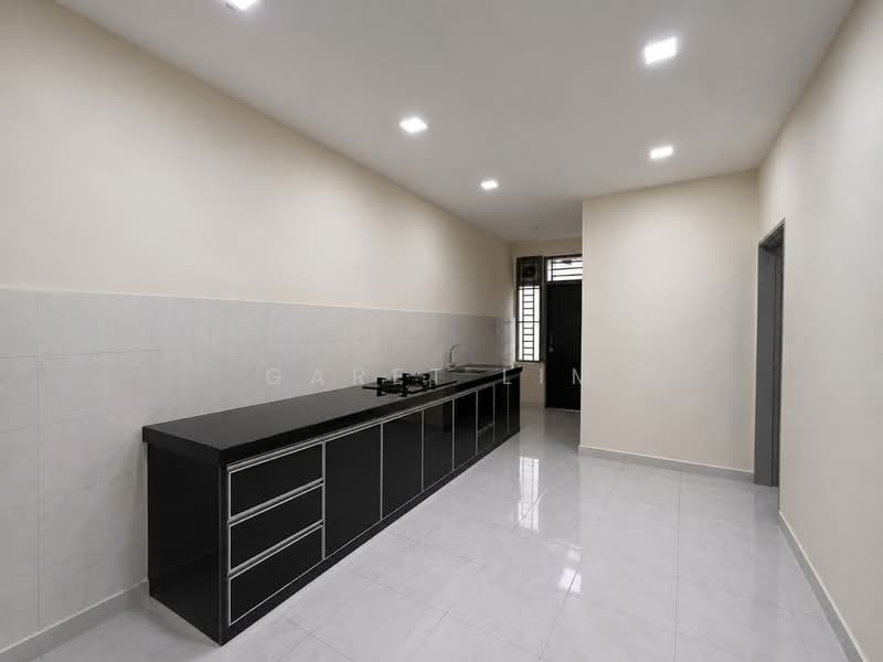 1-storey Terraced House for Rent in Taman Mount Austin (Tebrau) - Garet Lim - Kitchen - PropertyGuru.com.my