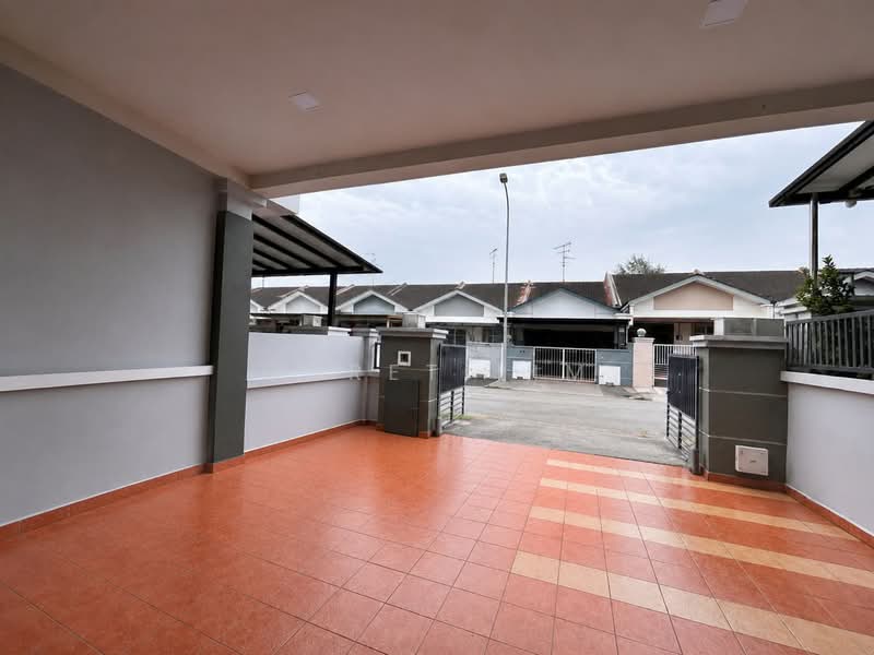 1-storey Terraced House for Rent in Taman Mount Austin (Tebrau) - Garet Lim - Exterior - PropertyGuru.com.my