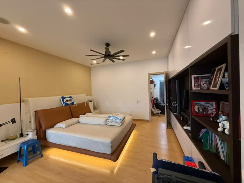 Rumah Teres 2-Tingkat untuk Dijual di Taman Setia Indah (Tebrau) - Wallace Ang - Master Bedroom - PropertyGuru.com.my