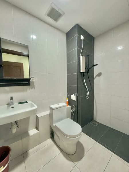 Servis Apartment untuk Disewa di Wave @ Marina Cove - Yoland . - Bathroom - PropertyGuru.com.my