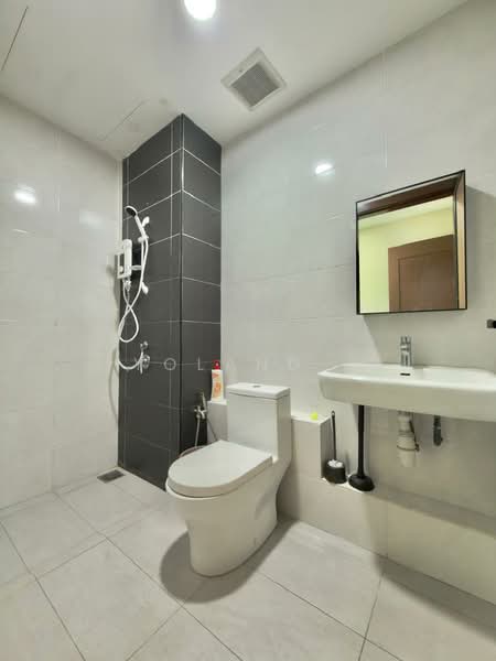 Servis Apartment untuk Disewa di Wave @ Marina Cove - Yoland . - Bathroom - PropertyGuru.com.my