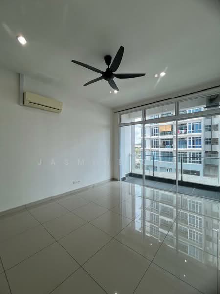 Servis Apartment untuk Disewa di THE SENAI GARDEN (PANGSAPURI IMPIAN SENAI) - Jasmine Ong - Balcony - PropertyGuru.com.my