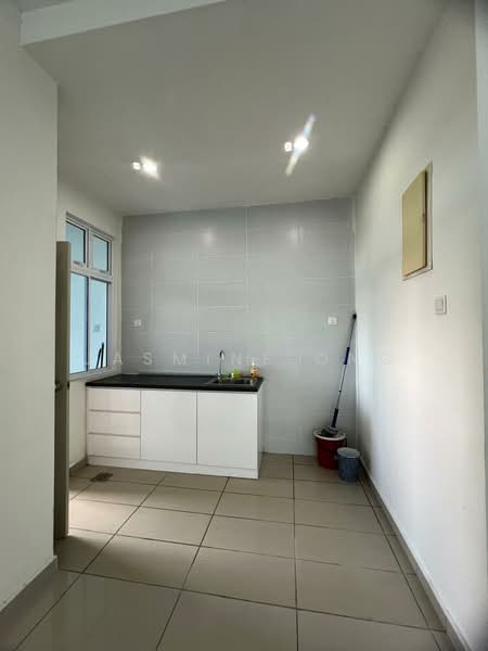 Servis Apartment untuk Disewa di THE SENAI GARDEN (PANGSAPURI IMPIAN SENAI) - Jasmine Ong - Kitchen - PropertyGuru.com.my