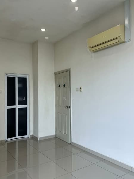 Servis Apartment untuk Disewa di THE SENAI GARDEN (PANGSAPURI IMPIAN SENAI) - Jasmine Ong - Interior - PropertyGuru.com.my