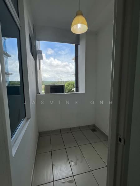 Servis Apartment untuk Disewa di THE SENAI GARDEN (PANGSAPURI IMPIAN SENAI) - Jasmine Ong - Balcony - PropertyGuru.com.my