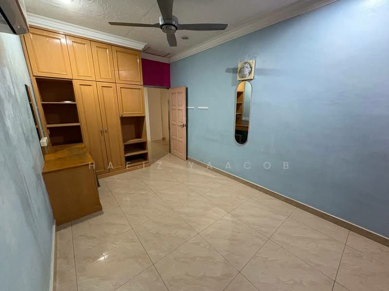 Terraced House for Sale in Taman Bayu Perdana (Klang) - Hafiz Yaacob - Bedroom - PropertyGuru.com.my
