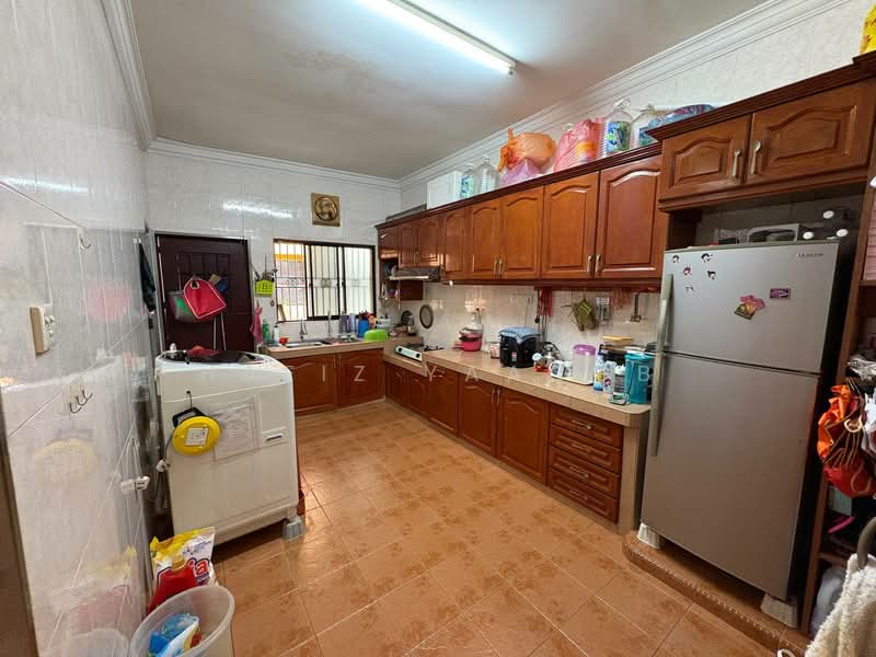 Terraced House for Sale in Taman Bayu Perdana (Klang) - Hafiz Yaacob - Kitchen - PropertyGuru.com.my