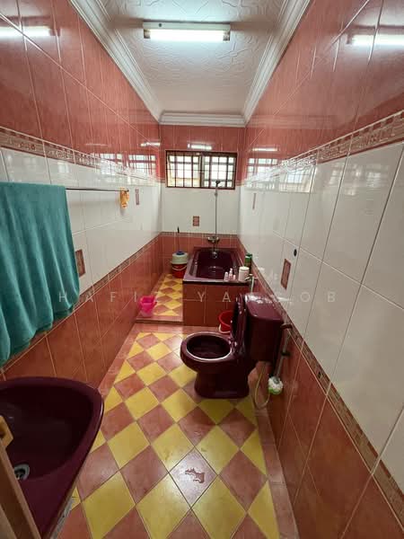 Terraced House for Sale in Taman Bayu Perdana (Klang) - Hafiz Yaacob - Bathroom - PropertyGuru.com.my