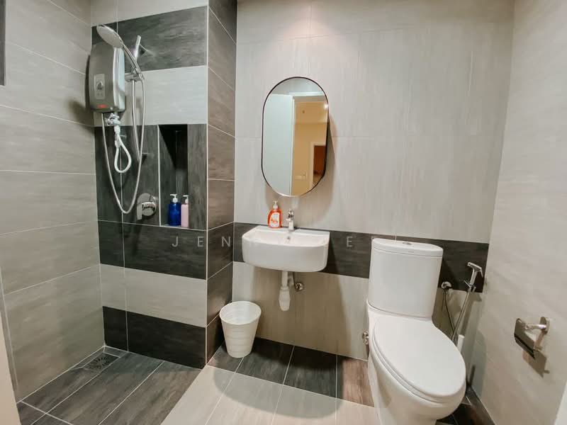 Servis Apartment untuk Disewa di Maxim Risen - Jenny Lee - Bathroom - PropertyGuru.com.my