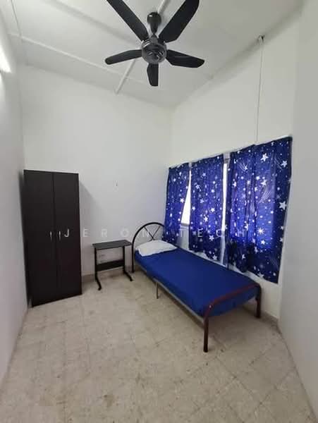 Pangsapuri untuk Disewa di Sea Park Apartment - Jeron Teoh - Bedroom - PropertyGuru.com.my