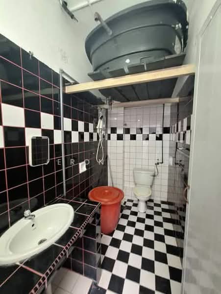 Pangsapuri untuk Disewa di Sea Park Apartment - Jeron Teoh - Bathroom - PropertyGuru.com.my