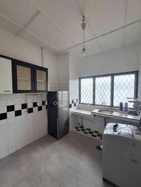 Pangsapuri untuk Disewa di Sea Park Apartment - Jeron Teoh - Kitchen - PropertyGuru.com.my