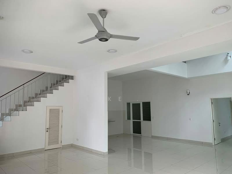 Rumah Berkembar untuk Disewa di Setia Damai (Setia Alam) - Loke . - Living Room - PropertyGuru.com.my