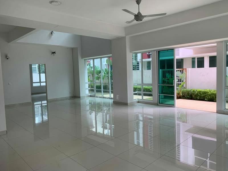 Rumah Berkembar untuk Disewa di Setia Damai (Setia Alam) - Loke . - Living Room - PropertyGuru.com.my