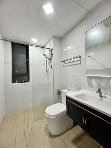 Servis Apartment untuk Dijual di Country Garden Central Park - Shiang Yng Tan - Bathroom - PropertyGuru.com.my