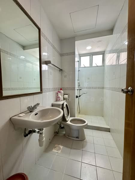 Kondominium untuk Dijual di Ocean Palms Condominium - Kellyn Foo - Bathroom - PropertyGuru.com.my