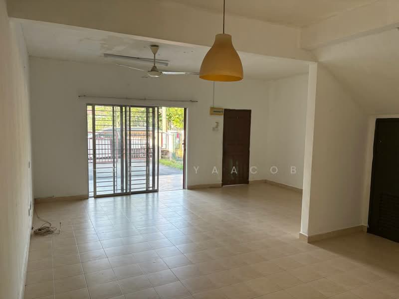 2-storey Terraced House for Sale in Bandar Parklands (Klang) - Hafiz Yaacob - Living Room - PropertyGuru.com.my