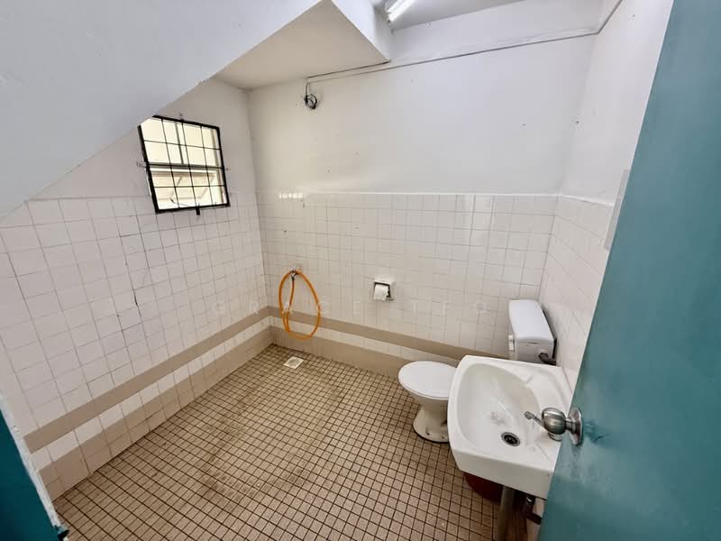 Rumah Teres 2-Tingkat untuk Disewa di Kota Kinabalu (Sabah) - Grace Teo - Bathroom - PropertyGuru.com.my