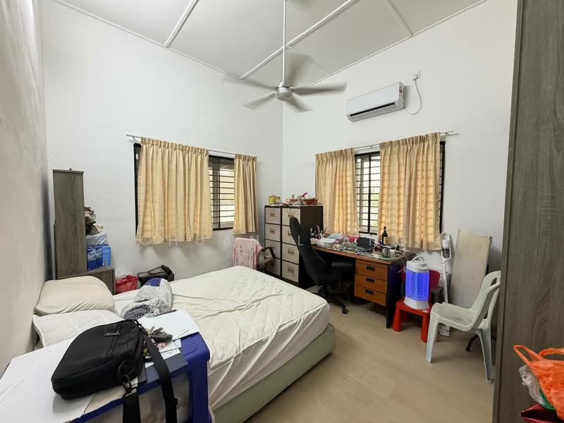 Rumah Banglo untuk Dijual di Taman Kebun Teh (Johor Bahru) - Chuan Liang - Bedroom - PropertyGuru.com.my