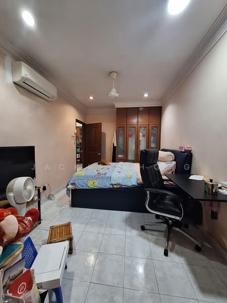 2-storey Terraced House for Sale in Taman Overseas Union (Taman Oug) (Jalan Klang Lama (Old Klang Road)) - Jackie Chong - Bedroom - PropertyGuru.com.my