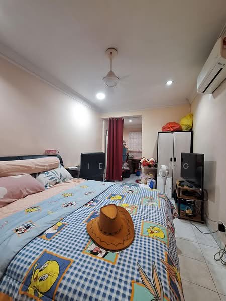 2-storey Terraced House for Sale in Taman Overseas Union (Taman Oug) (Jalan Klang Lama (Old Klang Road)) - Jackie Chong - Bedroom - PropertyGuru.com.my