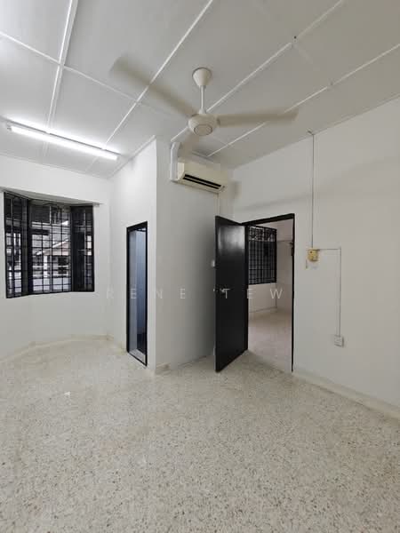 Rumah Teres 1 Tingkat untuk Disewa di Taman Molek (Johor Bahru) - Rene Tew - PropertyGuru.com.my