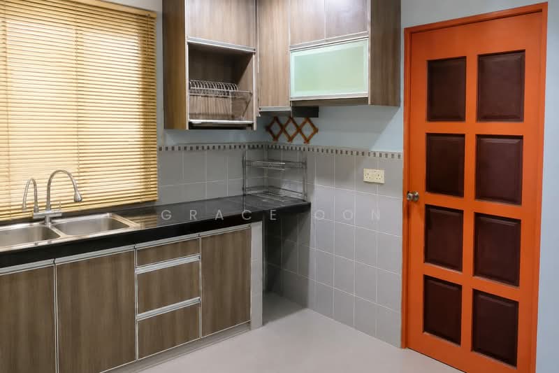 Rumah Teres 2 Tingkat untuk Dijual di Taman Lestari Putra (Seri Kembangan) - Grace Oon - Kitchen - PropertyGuru.com.my