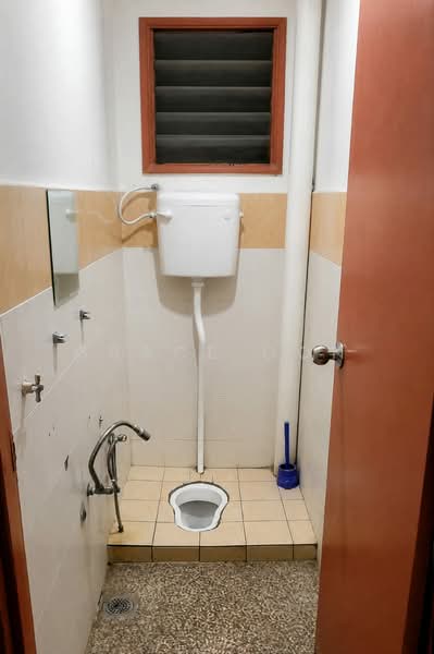 Rumah Teres 2 Tingkat untuk Dijual di Taman Lestari Putra (Seri Kembangan) - Grace Oon - Bathroom - PropertyGuru.com.my