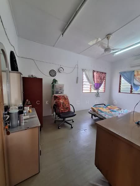 Rumah Teres 2 Tingkat untuk Dijual di Taman United (Jalan Klang Lama (Old Klang Road)) - Jackie Chong - Bedroom - PropertyGuru.com.my