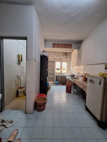 Rumah Teres 2 Tingkat untuk Dijual di Taman Universiti Indah (Seri Kembangan) - Jackie Chong - Kitchen - PropertyGuru.com.my