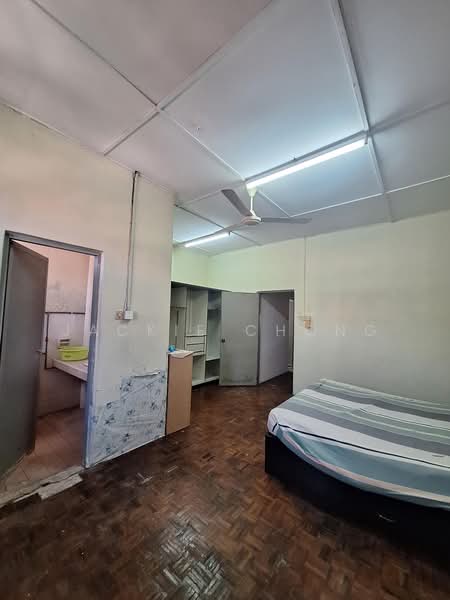 Rumah Teres 2 Tingkat untuk Dijual di Taman Universiti Indah (Seri Kembangan) - Jackie Chong - Bedroom - PropertyGuru.com.my
