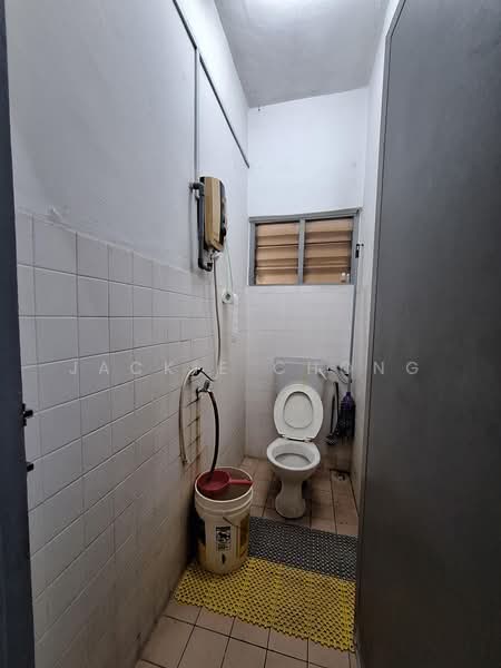 Rumah Teres 2 Tingkat untuk Dijual di Taman Universiti Indah (Seri Kembangan) - Jackie Chong - Bathroom - PropertyGuru.com.my