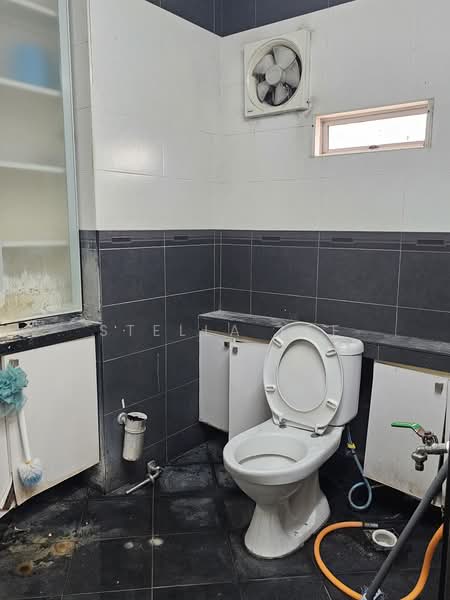 Shop for Rent in Balakong (Selangor) - Stella Lee - Bathroom - PropertyGuru.com.my
