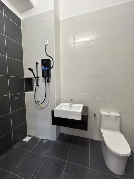 Rumah Kluster untuk Disewa di Eco Botanic (Iskandar Puteri (Nusajaya)) - Roselynn Chai - Bathroom - PropertyGuru.com.my