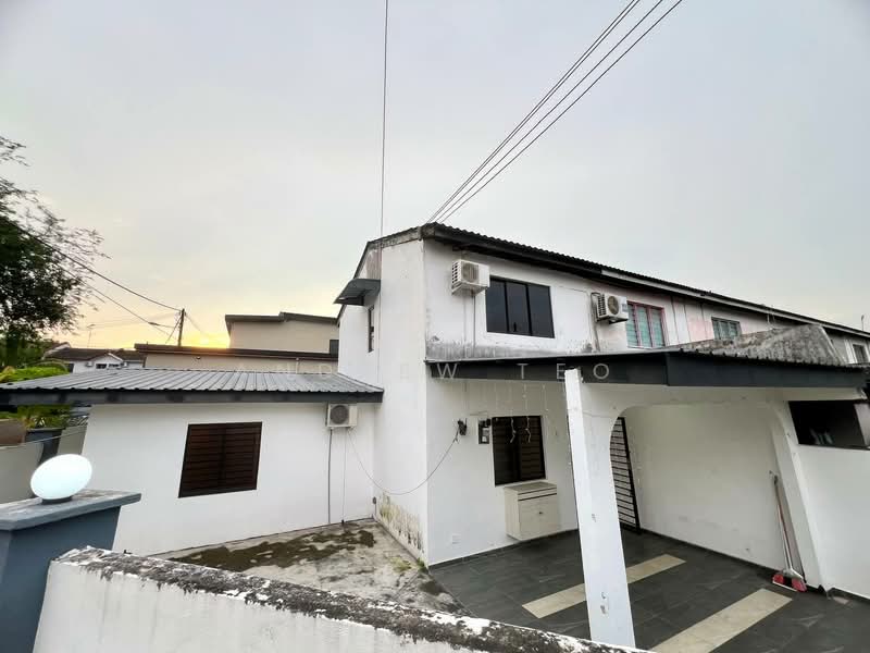Rumah Teres 2 Tingkat untuk Dijual di Taman Desa Cemerlang (Ulu Tiram) - Andrew Teo - Exterior - PropertyGuru.com.my